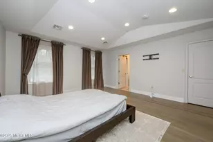 25 White Oak Ln, Aberdeen Township, NJ 07747 - Photo 20