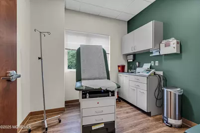 500 Park Avenue #200, Manalapan Township, NJ 07726 - Photo 32