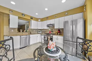 33 Oliver Ct, Freehold, NJ 07728 - Photo 6