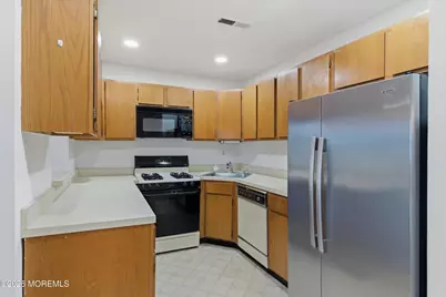 7 Boxwood Terrace #250, Red Bank, NJ 07701 - Photo 8