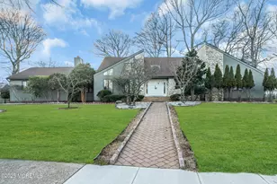 8 Ross Ct, Oakhurst, NJ 07755 - Photo 2