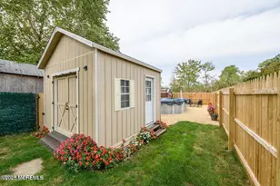 127 Sixth St, Hazlet Township, NJ 07734 - Photo 32