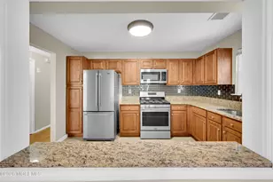 157 Tulip Ln, Freehold, NJ 07728 - Photo 8
