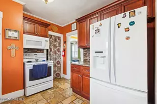 73 Jackson St, Freehold, NJ 07728 - Photo 10