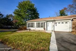 233 Cloverdale Dr, Lakewood, NJ 08701 - Photo 2