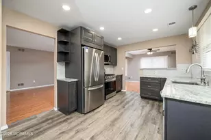 233 Cloverdale Dr, Lakewood, NJ 08701 - Photo 16