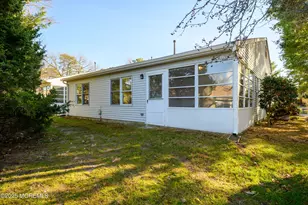 233 Cloverdale Dr, Lakewood, NJ 08701 - Photo 4