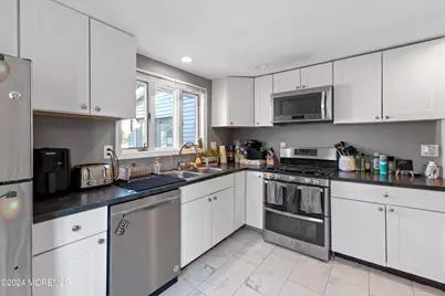 409 Wells Avenue, Oakhurst, NJ 07755 - Photo 4