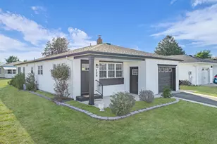 208 Bonaire Dr, Toms River Township, NJ 08757 - Photo 2