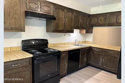 211 Covered Bridge Boulevard #B, Manalapan Township, NJ 07726 - Photo 6