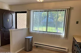 211 Covered Bridge Blvd, Manalapan Township, NJ 07726 - Photo 2