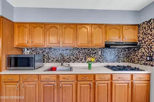 46 Parkview Dr, Hazlet Township, NJ 07730 - Photo 8