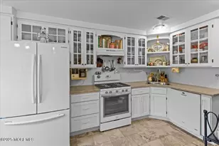 94 Paddock Ct, Oceanport, NJ 07757 - Photo 10