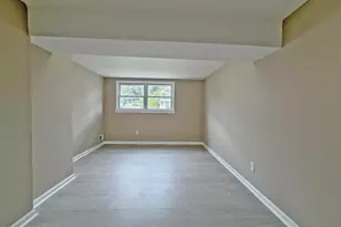 9 Hillview Dr, Neptune Township, NJ 07753 - Photo 8