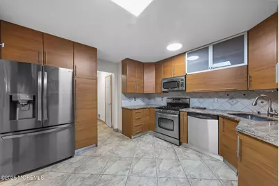 21 Lone Star Lane, Manalapan Township, NJ 07726 - Photo 4