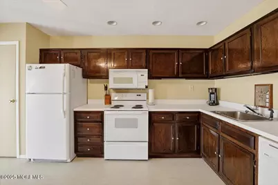 128 Korn Market #C, Freehold, NJ 07728 - Photo 10