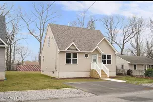 567 Sica Ln, Toms River Township, NJ 08753 - Photo 2