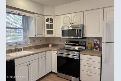 32 Constitution Boulevard, Whiting, NJ 08759 - Photo 10