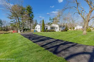 150 Cloverdale Cir, Tinton Falls, NJ 07724 - Photo 12