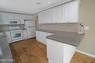 13 Shaw Ct, Toms River Township, NJ 08757 - Photo 10