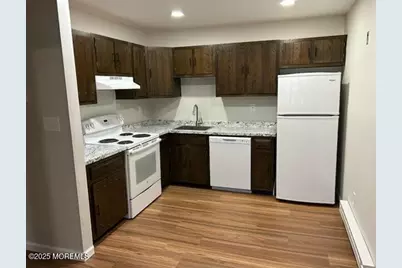 108 Amberly Drive #D, Manalapan Township, NJ 07726 - Photo 2