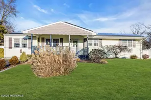 7 Maple Ln, Howell Township, NJ 07731 - Photo 2