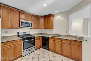 435 Hancock Pl, Morganville, NJ 07751 - Photo 10