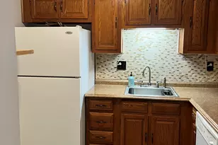 604 Wellington Pl, Aberdeen Township, NJ 07747 - Photo 4