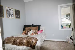 295 Roosevelt Ave, Oakhurst, NJ 07755 - Photo 16