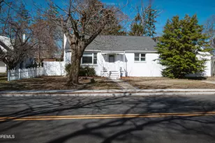 295 Roosevelt Ave, Oakhurst, NJ 07755 - Photo 14