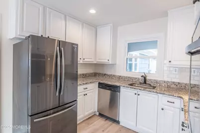 42 Livingston Lane, Manalapan Township, NJ 07726 - Photo 20
