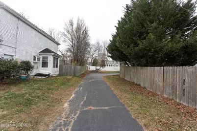 49 Oxycocus Road, Manahawkin, NJ 08050 - Photo 2