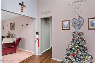 102 Carriage Hill Ct, Columbus, NJ 08022 - Photo 8
