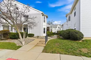 20 Tulip Ln, Freehold, NJ 07728 - Photo 2