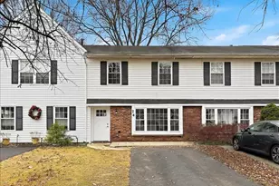 74 Fieldcrest Way, Hazlet Township, NJ 07730 - Photo 2