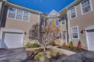 232 Shinnecock Dr, Manalapan Township, NJ 07726 - Photo 2