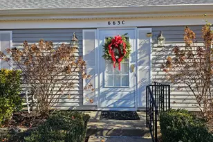 663 Yorktown Ln, Monroe Township, NJ 08831 - Photo 2