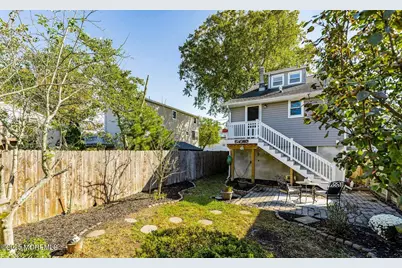 8 Central Avenue, Port Monmouth, NJ 07758 - Photo 10