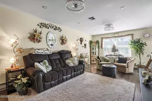 4 Aspen Plaza, Monroe Township, NJ 08831 - Photo 12