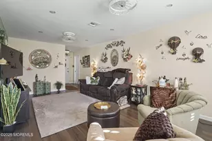 4 Aspen Plaza, Monroe Township, NJ 08831 - Photo 10