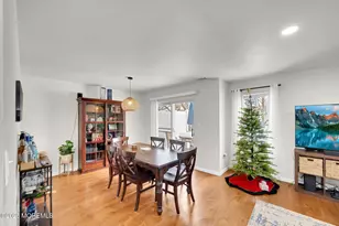 33 S Pointe Cir, Tinton Falls, NJ 07753 - Photo 8