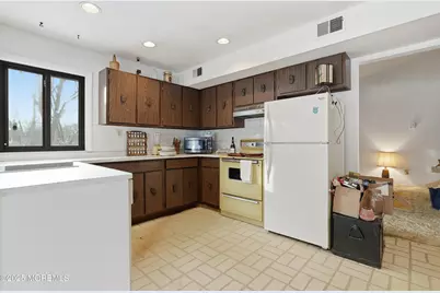 15 Summit Avenue, Manalapan Township, NJ 07726 - Photo 8