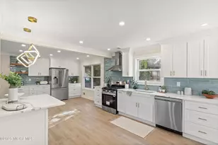 28 Tulip Ct, Howell Township, NJ 07731 - Photo 8