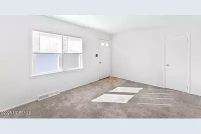85 Helen Avenue, Freehold, NJ 07728 - Photo 10