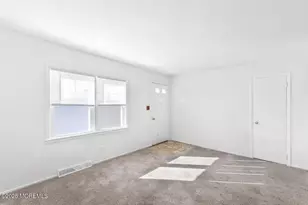 85 Helen Ave, Freehold, NJ 07728 - Photo 10