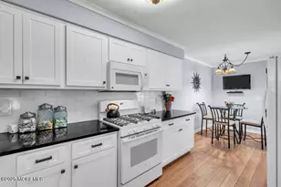 5 Cherrywood Cir, Brick, NJ 08724 - Photo 12