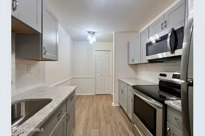 159 Cross Slope Court #B, Manalapan Township, NJ 07726 - Photo 2