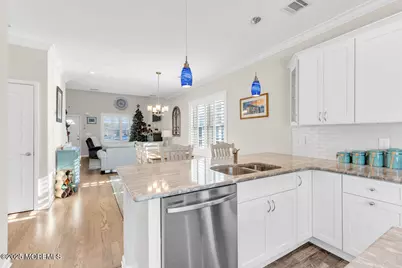 17 Green Tree Circle, Hazlet Township, NJ 07730 - Photo 12