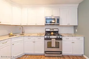 174 Tulip Ln, Freehold, NJ 07728 - Photo 8