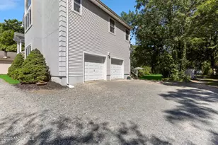 1042 Maxim Southard Rd, Howell Township, NJ 07731 - Photo 4